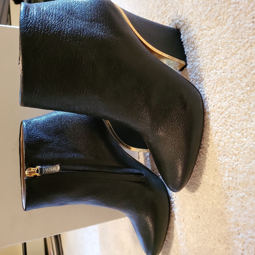 Chloé Beckie black ankle boots